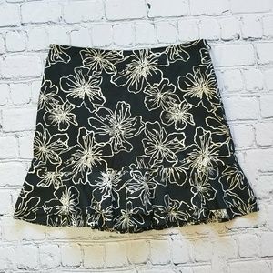 White House Black Market Floral Skirt Sz 4